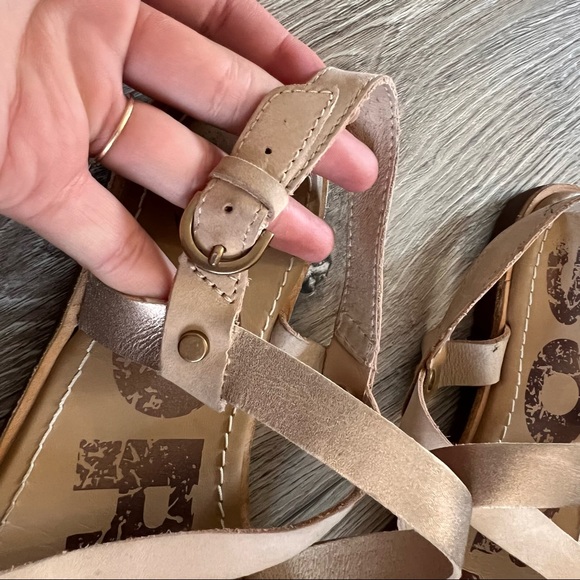 Sorel Ella Criss Cross Sandals - Picture 10 of 13